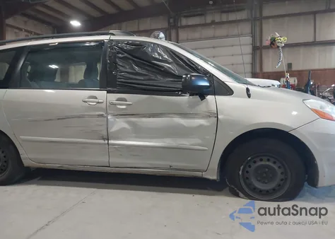 2009 Toyota Sienna Ce z USA, uszkodzony, nr VIN 5TDZK23C39S242858